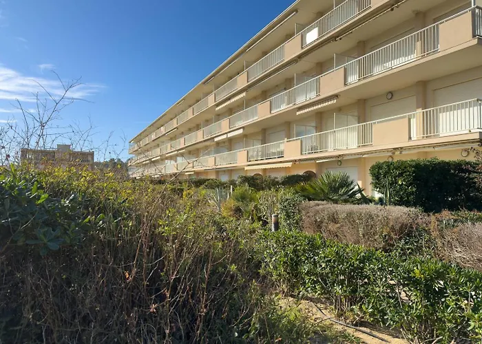 Appartement T2 Pied Dans L'eau- Vue Mer- Proche Commerces Le Lavandou